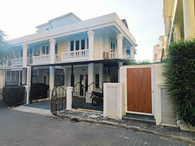 Pekný poschodový dom v Thajsku-Pattaya -1,5 km od pobrežia - 1