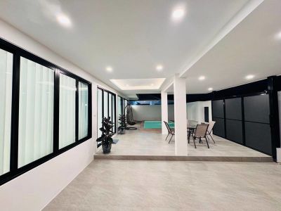 Moderná 5 izbová vila s bazénom v Thajsku-Pattaya - 17