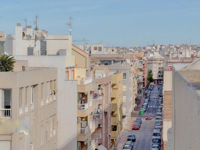 Apartmán 4+1 s terasou len 100 m od mora, Torrevieja-Španielsko - 3