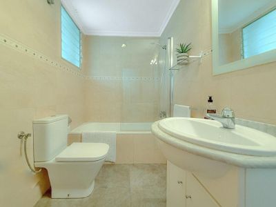 Apartmán 4+1 s terasou len 100 m od mora, Torrevieja-Španielsko - 10