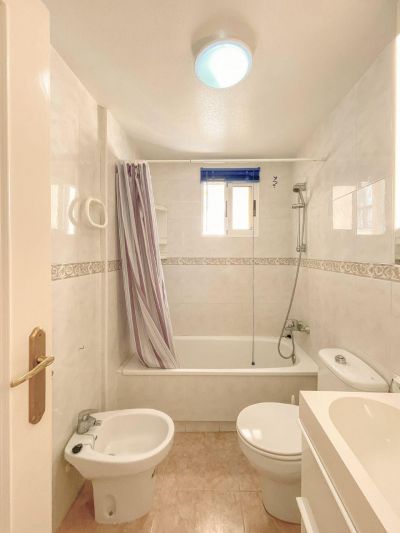 Apartmán 4+kk s balkónom a bazénom Torrevieja-La Mata, Španielsko - 11