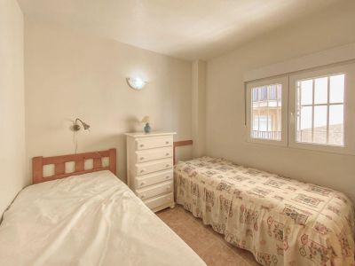Apartmán 4+kk s balkónom a bazénom Torrevieja-La Mata, Španielsko - 12