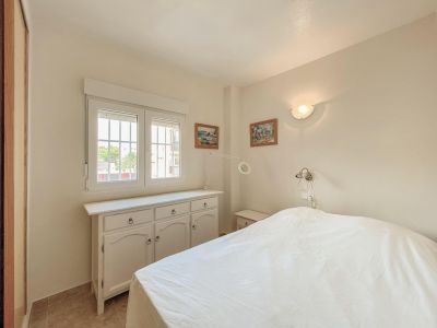 Apartmán 4+kk s balkónom a bazénom Torrevieja-La Mata, Španielsko - 9