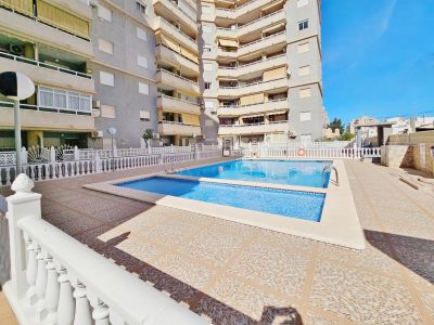 Apartmán 3+kk s balkónom a bazénom Torrevieja-Španielsko