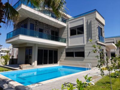 Moderná vila s vlastným bazénom v Antalya Belek - blízko golfových polí APM