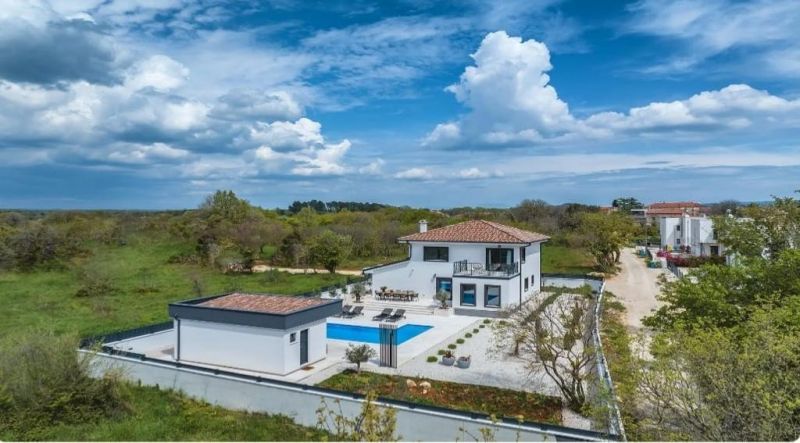 PULA - KRNICA, luxusná dvojposchodová vila na pozemku 754 m2 s bazénom - 6