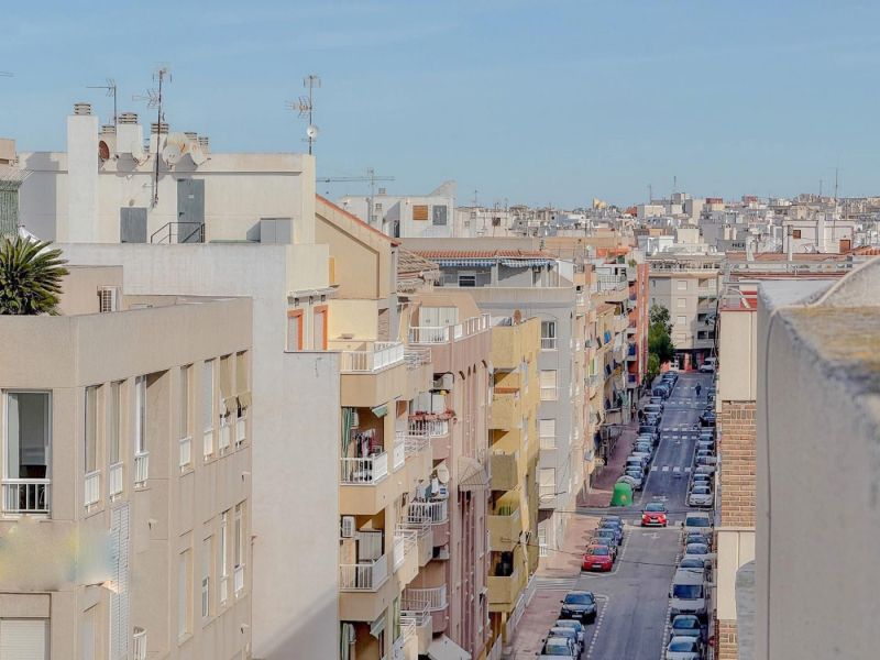 Apartmán 4+1 s terasou len 100 m od mora, Torrevieja-Španielsko - 3