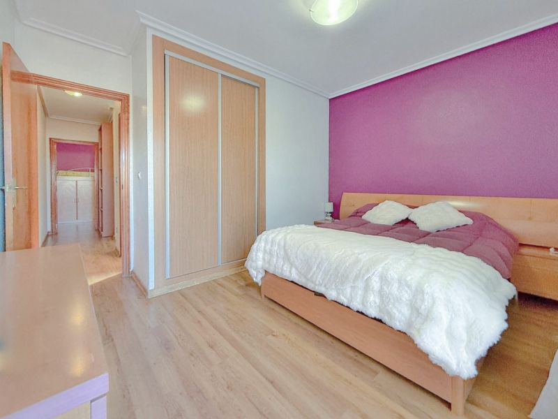 Apartmán 4+1 s terasou len 100 m od mora, Torrevieja-Španielsko - 1