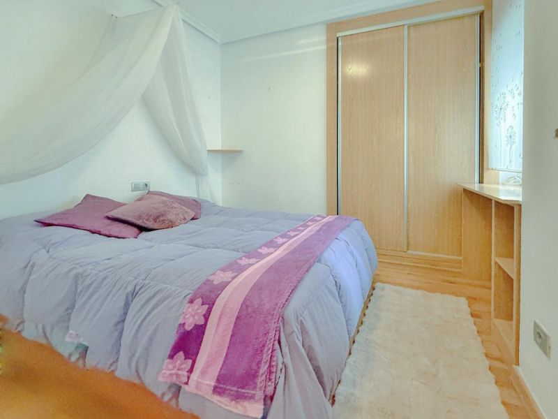 Apartmán 4+1 s terasou len 100 m od mora, Torrevieja-Španielsko - 9