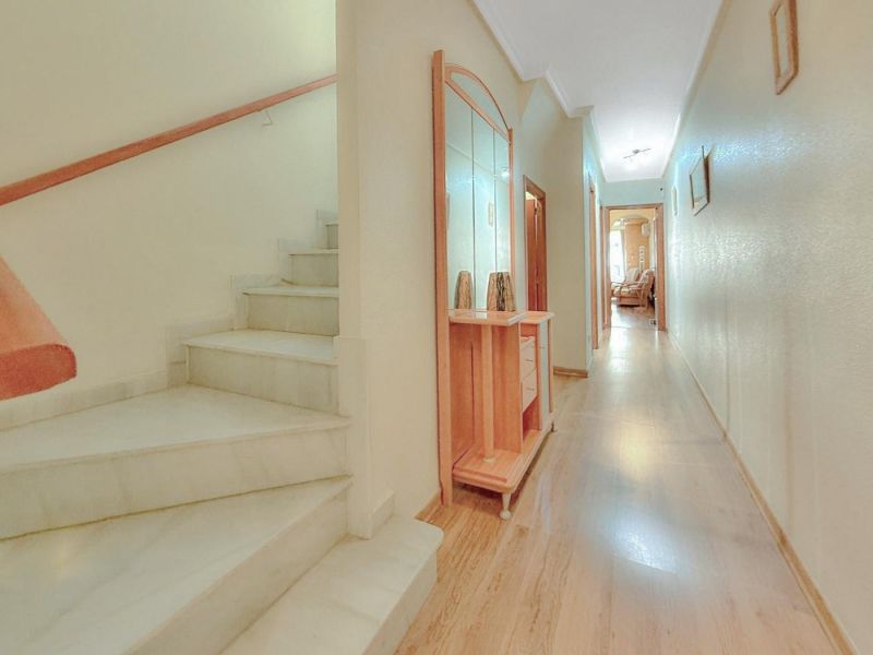 Apartmán 4+1 s terasou len 100 m od mora, Torrevieja-Španielsko - 14