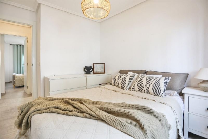 Radový dom 4+kk s terasou, Torrevieja-La Mata, Španielsko - 15