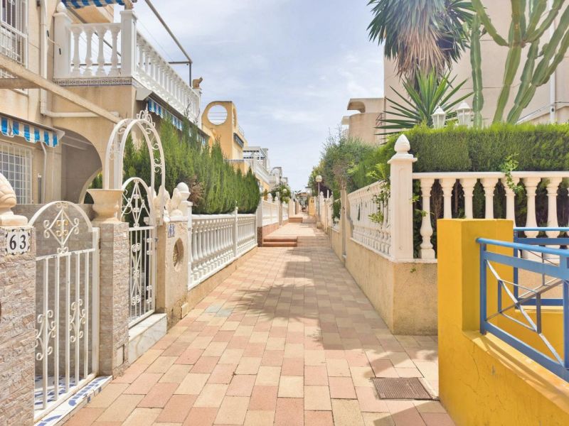 Apartmán 4+kk s bazénom a terasou Torrevieja-La Mata, Španielsko - 17