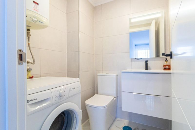 Apartmán 3+kk s balkónom a bazénom Torrevieja-Punta Prima, Španielsko - 6