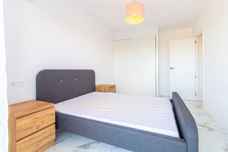 Apartmán 3+kk s balkónom a bazénom Torrevieja-Punta Prima, Španielsko - 8