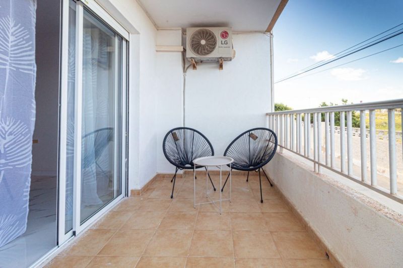 Apartmán 3+kk s balkónom a bazénom Torrevieja-Punta Prima, Španielsko - 12