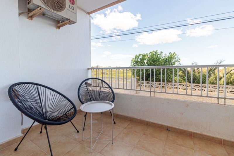 Apartmán 3+kk s balkónom a bazénom Torrevieja-Punta Prima, Španielsko - 13