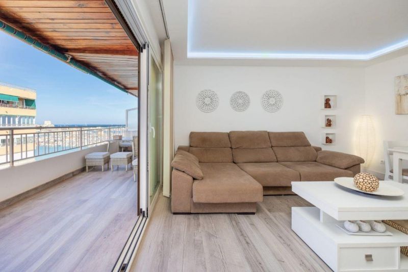 Lukratívny apartmán 4+1 s balkónom Torrevieja-Španielsko - 2