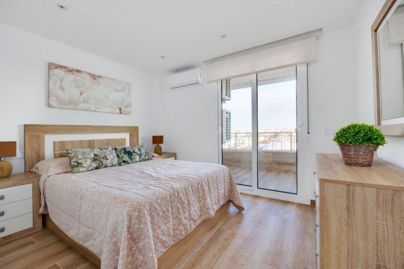 Apartmán 4+kk s balkónom a bazénom Torrevieja-Playa del Acequion, Španielsko - 7