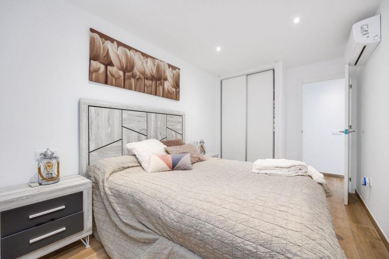 Apartmán 4+kk s balkónom a bazénom Torrevieja-Playa del Acequion, Španielsko - 10