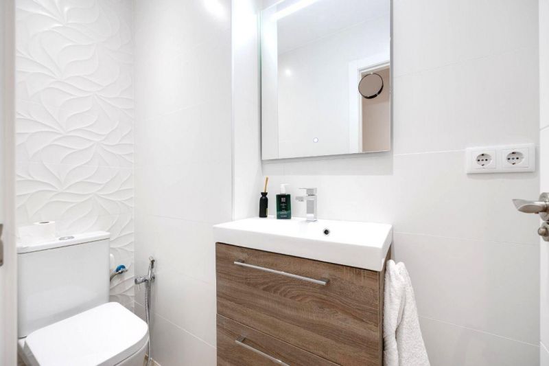 Apartmán 4+kk s balkónom a bazénom Torrevieja-Playa del Acequion, Španielsko - 9