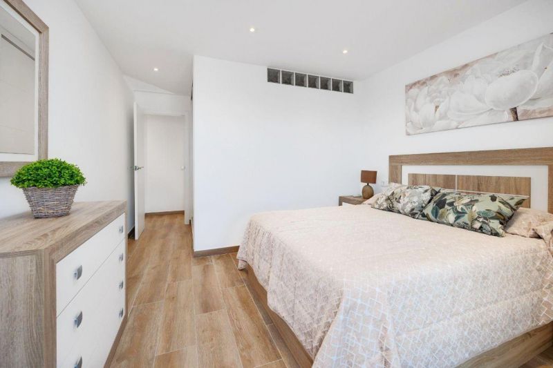 Apartmán 4+kk s balkónom a bazénom Torrevieja-Playa del Acequion, Španielsko - 8