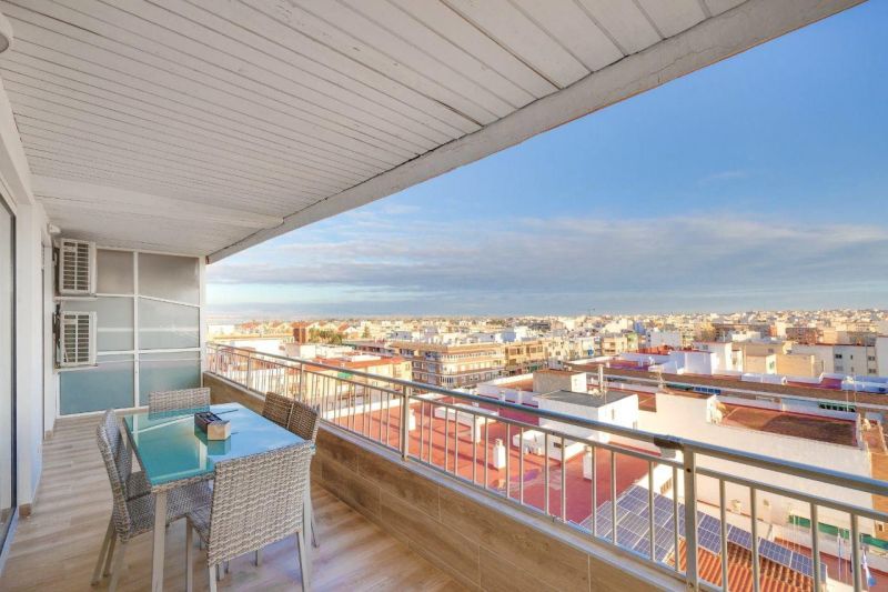 Apartmán 4+kk s balkónom a bazénom Torrevieja-Playa del Acequion, Španielsko - 16