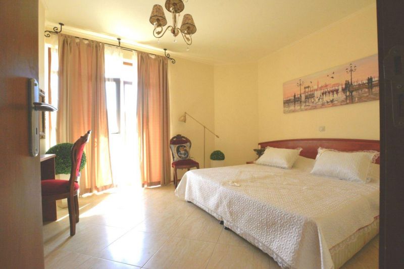 Lukratívny apartmán 2+kk s bazénom Slnečné pobrežie-Bulharsko - 4