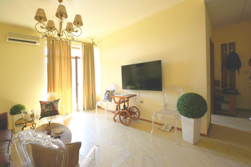 Lukratívny apartmán 2+kk s bazénom Slnečné pobrežie-Bulharsko - 3