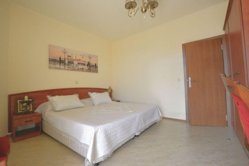 Lukratívny apartmán 2+kk s bazénom Slnečné pobrežie-Bulharsko - 6