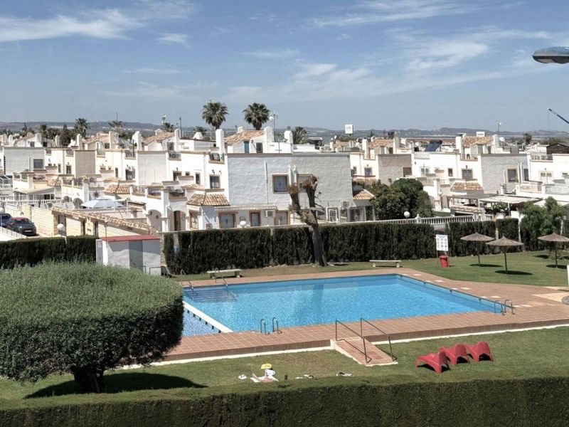 Apartmán 3+1 s terasou a bazénom Torrevieja-El Chaparral, Španielsko - 13