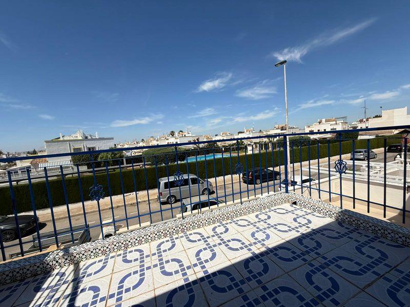 Apartmán 3+1 s terasou a bazénom Torrevieja-El Chaparral, Španielsko - 14
