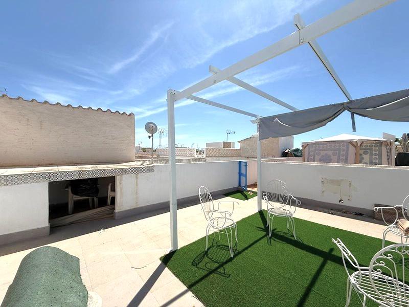 Apartmán 3+1 s terasou a bazénom Torrevieja-El Chaparral, Španielsko - 16