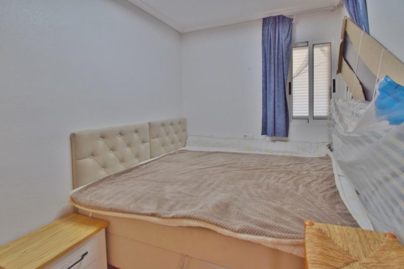 Apartmán 3+kk s bazénom Torrevieja-Španielsko - 14