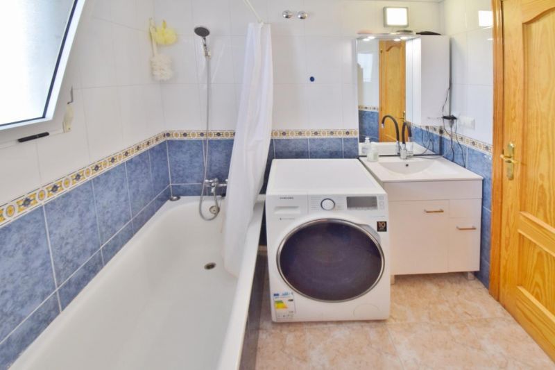 Apartmán 3+kk s bazénom Torrevieja-Španielsko - 16
