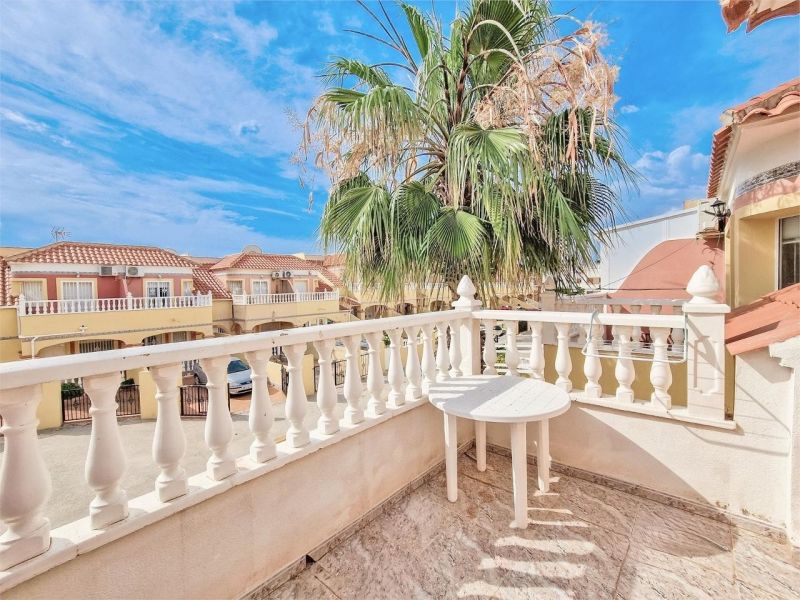 Dom 3+kk s terasou a bazénom Orihuela Costa-La Zenia, Španielsko - 12