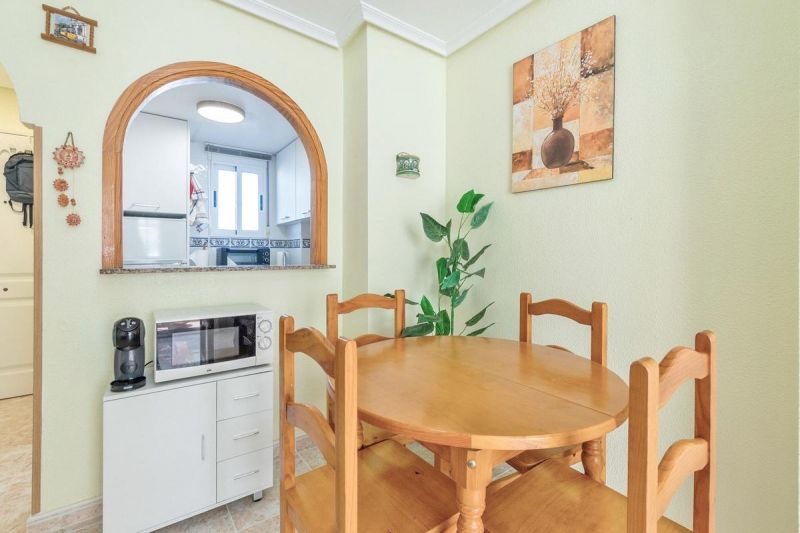 Apartmán 3+kk s balkónom a bazénom Torrevieja-Španielsko - 3