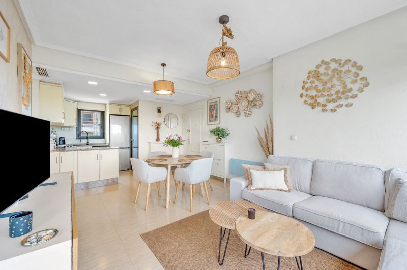 Apartmán 3+kk s terasou a bazénom Guardamar del Segura-Španielsko - 1