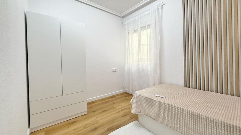 Apartmán 3+kk s balkónom Torrevieja-Španielsko - 13