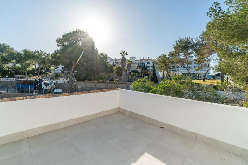 Dom 3+kk s terasou Orihuela-Villamartin, Španielsko - 9