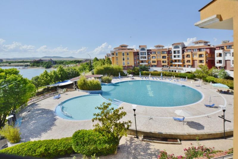 Apartmán 3+kk s terasou a bazénom Marina Cape-Aheloy, Bulharsko - 14