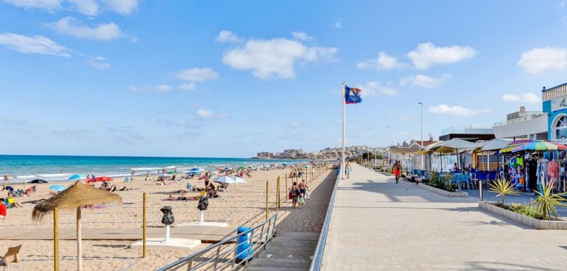 Dom 4+kk s bazénom a terasou Torrevieja-La Mata, Španielsko - 4