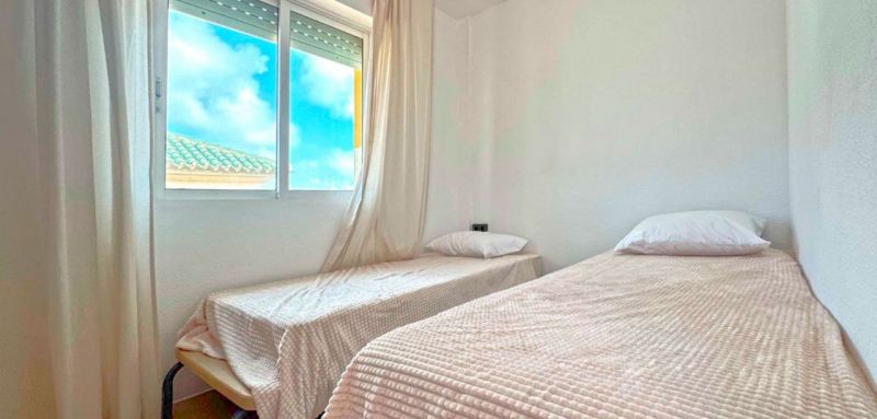 Dom 4+kk s bazénom a terasou Torrevieja-La Mata, Španielsko - 13