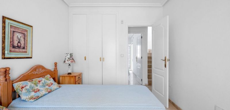 Radový dom 3+kk s bazénom Orihuela Costa, Španielsko - 17