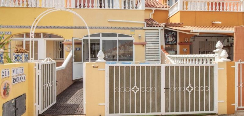 Radový dom 3+kk s bazénom Orihuela Costa, Španielsko - 17