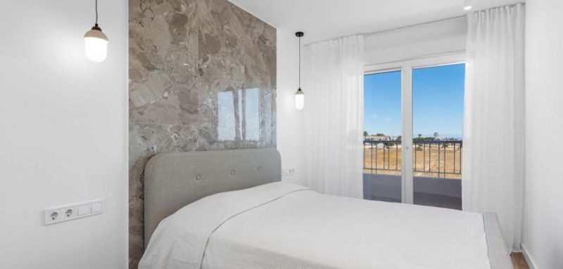Moderný apartmán 3+kk Alicante-Punta Prima, Španielsko - 8