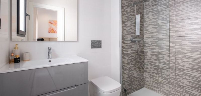 Modrený 2 podlažný dom 4+kk s bazénom, Torrevieja-Španielsko - 10