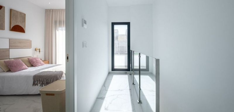 Modrený 2 podlažný dom 4+kk s bazénom, Torrevieja-Španielsko - 12