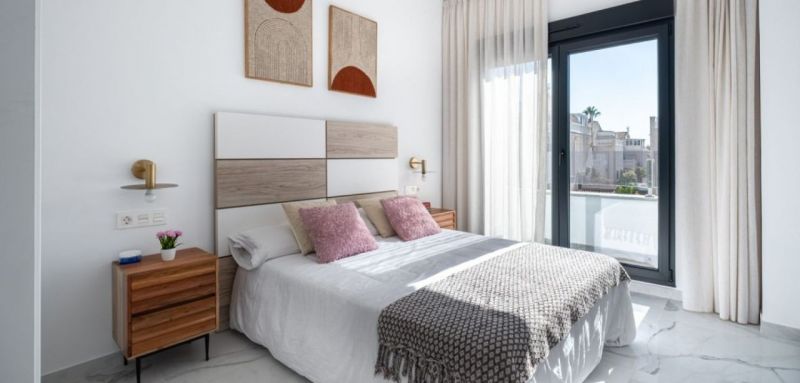 Modrený 2 podlažný dom 4+kk s bazénom, Torrevieja-Španielsko - 13