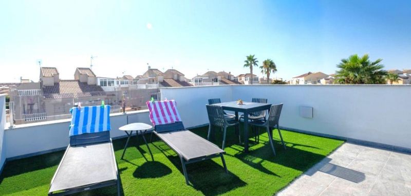 Modrený 2 podlažný dom 4+kk s bazénom, Torrevieja-Španielsko - 17
