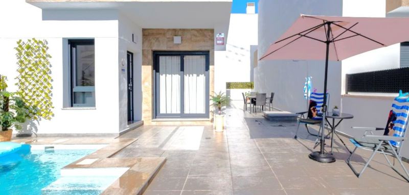 Modrený 2 podlažný dom 4+kk s bazénom, Torrevieja-Španielsko - 20